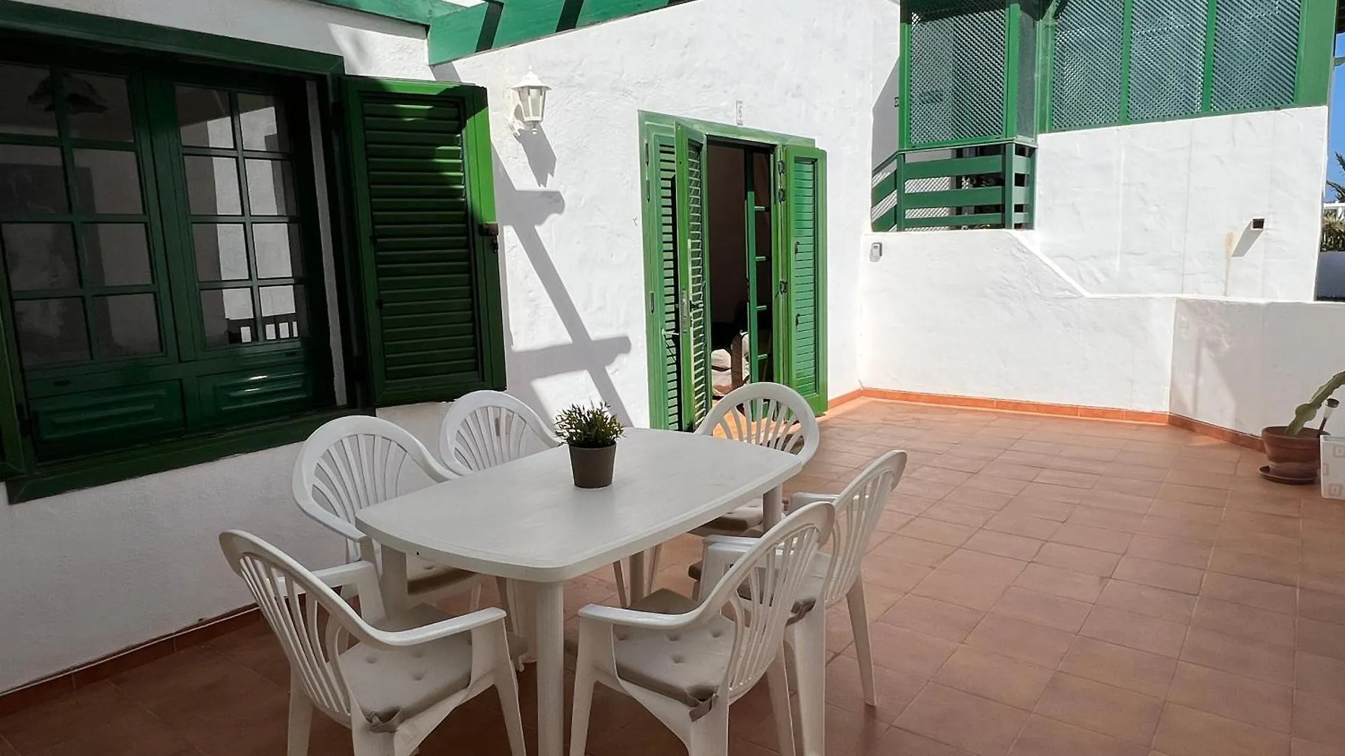 Apartment Sonrisa - Spacious Two Bedroom Apartment Costa Teguise