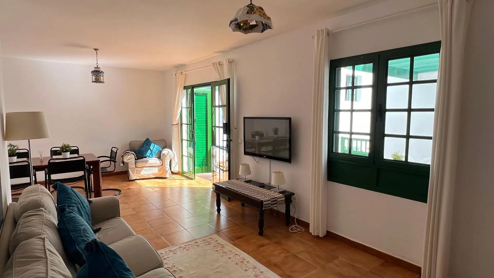 Apartment Sonrisa - Spacious Two Bedroom Apartment Costa Teguise